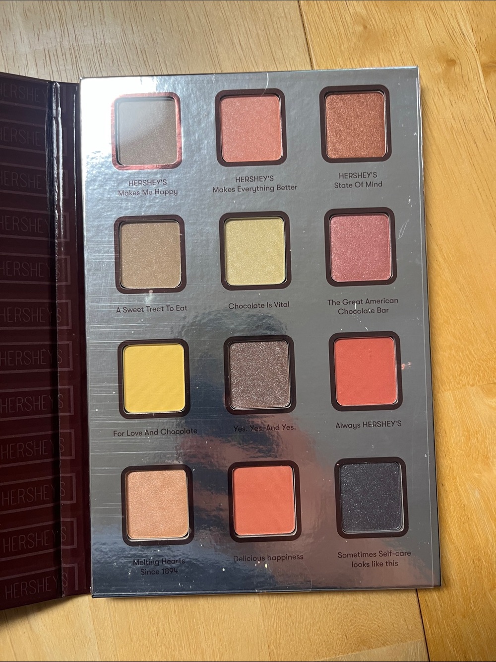 Mixed Eyeshadow Palette Lot with Red, Brown, Gold, White Palettes - Picture 3 of 13